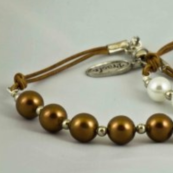 NEW   Pearls Of Gratitude Leather Bracelet - Picture 3 of 4